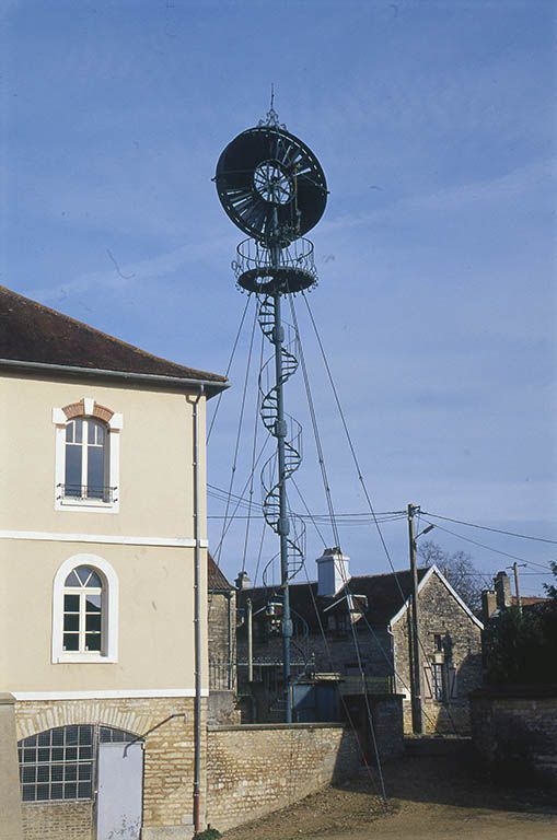 Vue d'ensemble depuis la place de la Mairie.