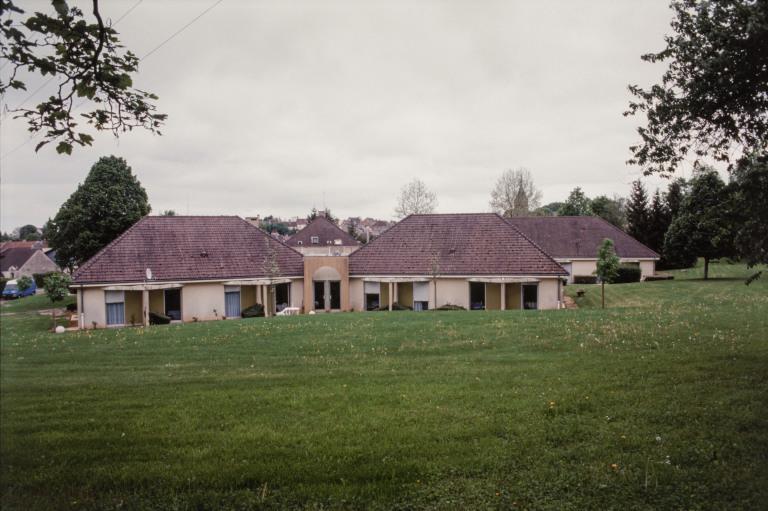 Vue d'ensemble des bâtiments.
