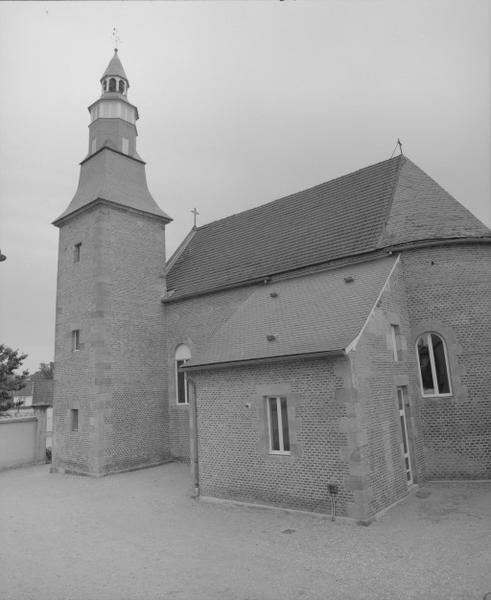 Vue d'ensemble du bâtiment, façade latérale droite.
