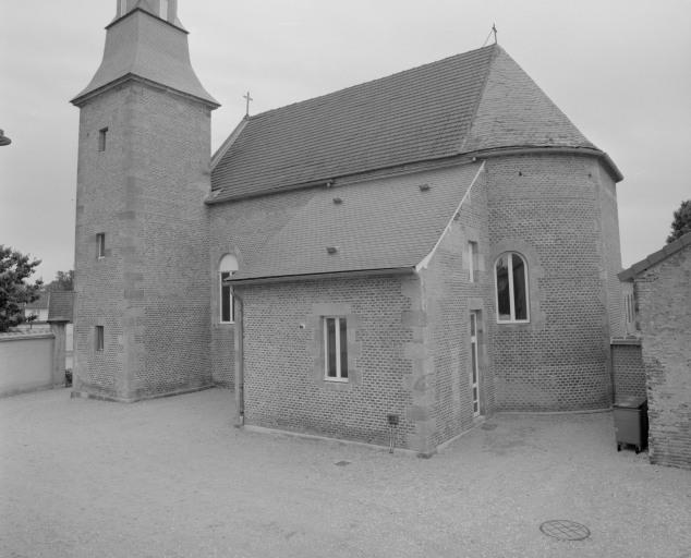 Vue d'ensemble du bâtiment, façade latérale droite.