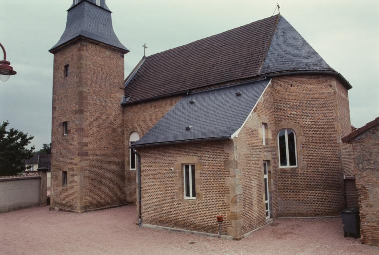 Vue d'ensemble du bâtiment, façade latérale droite.