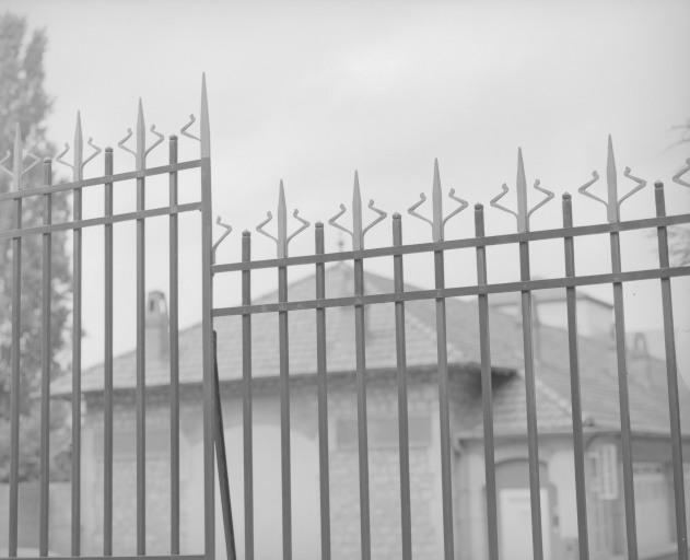 Vue de la grille extérieure.