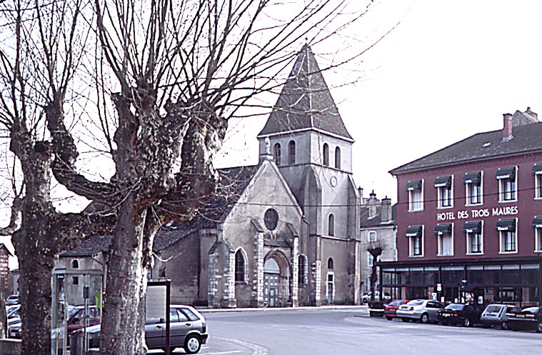 Eglise et place de la Liberté.