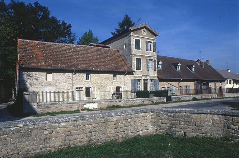 Maison du médecin, façade antérieure.