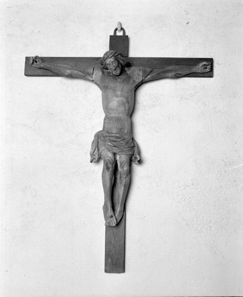 Statue : Christ en croix