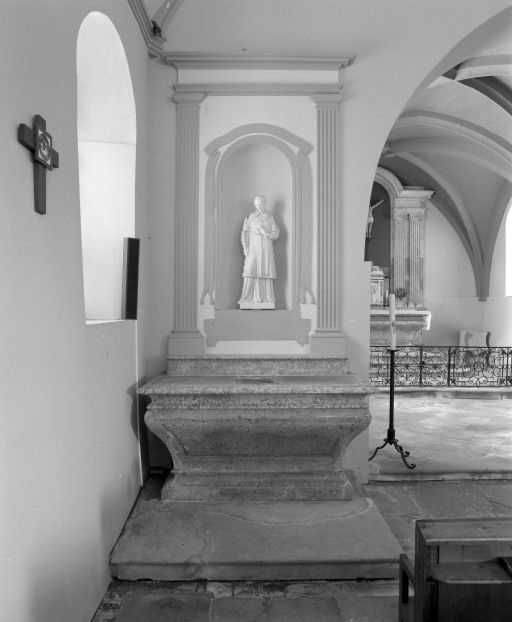 Autel-retable latéral gauche.