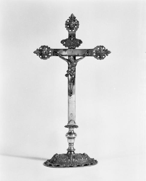 Croix d'autel