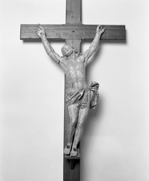 Statue : Christ en croix