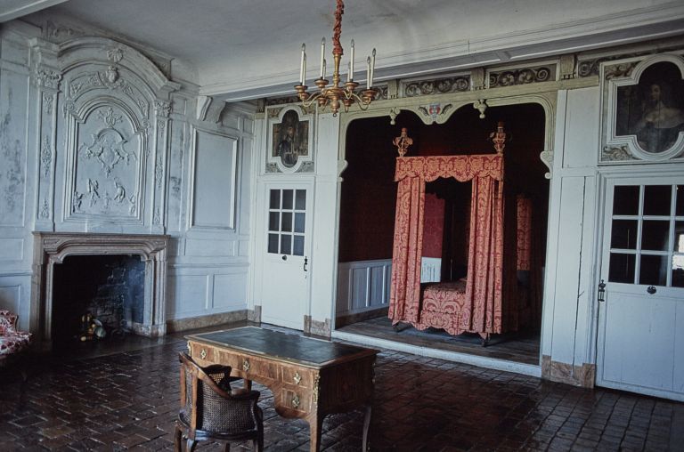 Donjon, 1er étage, la chambre de Vienne.