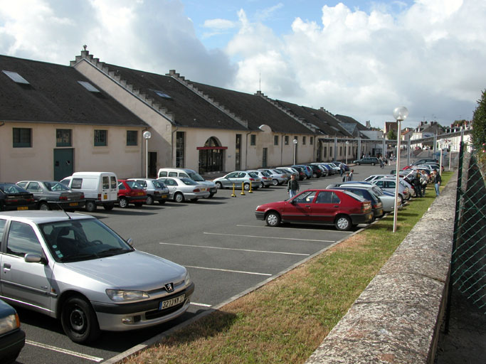 Façade actuelle de l'université.