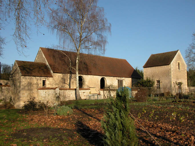 Vue de l'atelier de la forge avec à droite l'ancienne soufflerie.