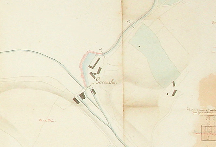 Pan de situation de la forge sur la rivière.