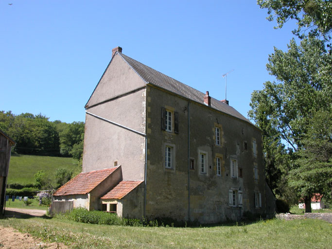 Façade arrière vers l'ancien bief.