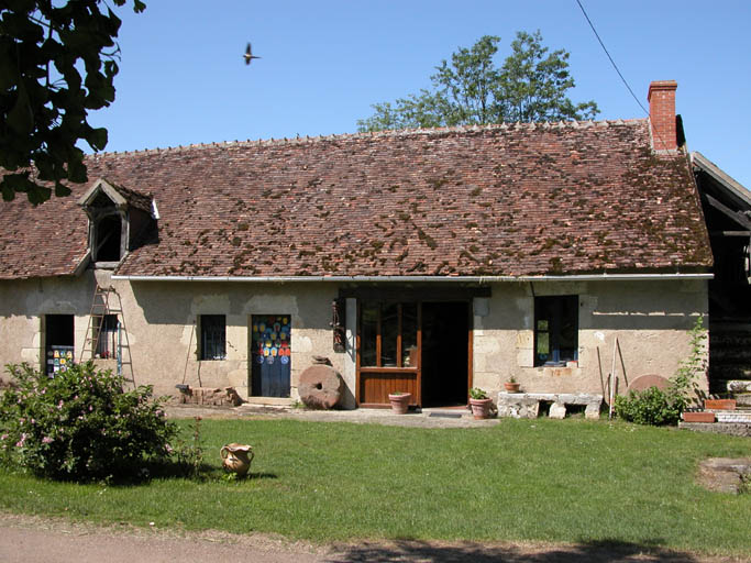 Vue du logement d'ouvriers, détail de la façade.