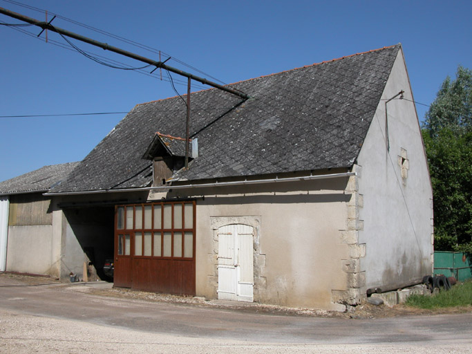 Ancienne halle à charbon actuellement resserre.