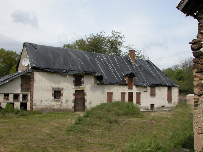 Vue des logements d'ouvriers en cours de travaux.