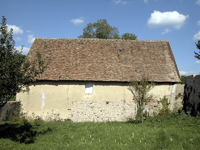 Vue de côté du bâtiment.