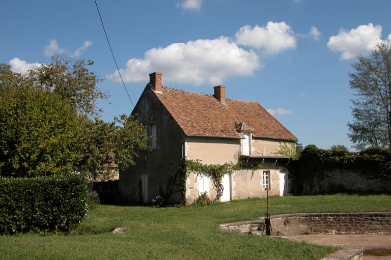 Logements d'ouvriers avec le bassin à poisson.