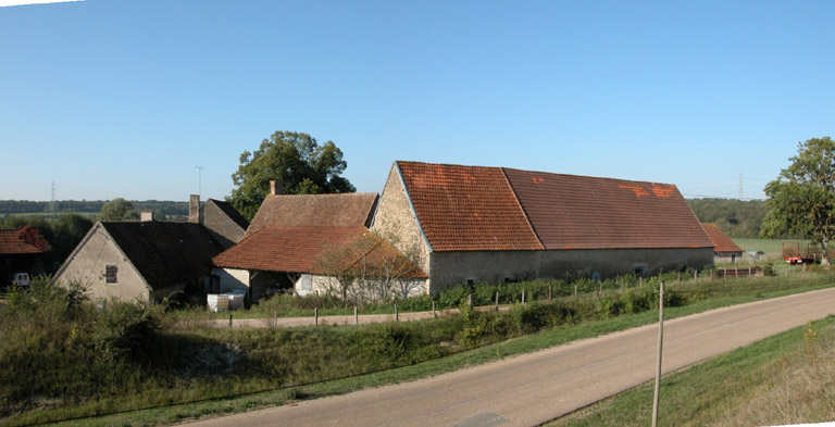Panoramique des différents bâtiments du corps de ferme.