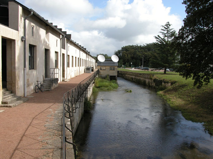 Vue du bief des bâtiments de la Fonderie de Canons.