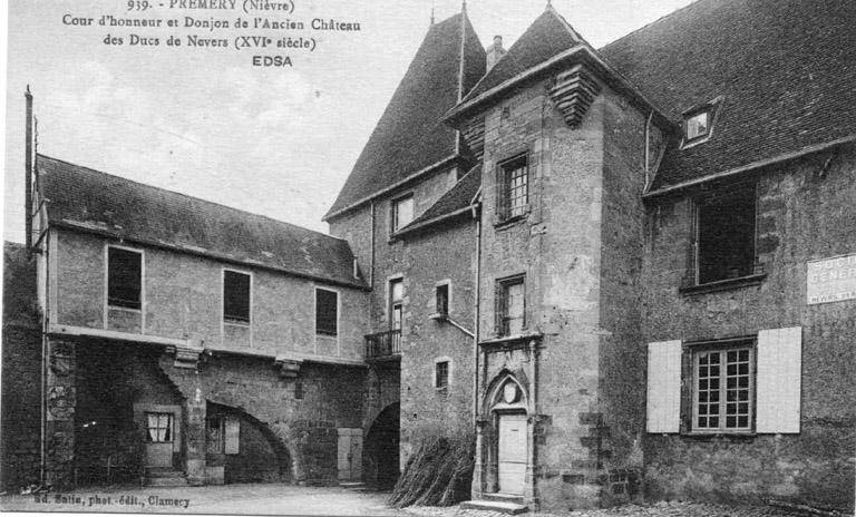 Le château des Ducs de Nevers à Prémery.