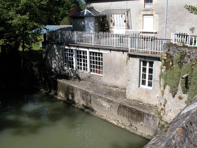 Détail de la façade du moulin.