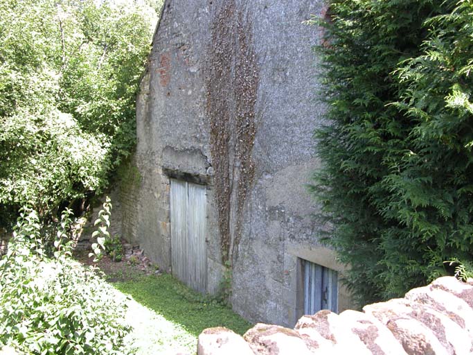 Portes d'entrée du fourneau.