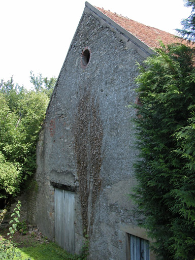 Détail des portes d'entrée du fourneau.
