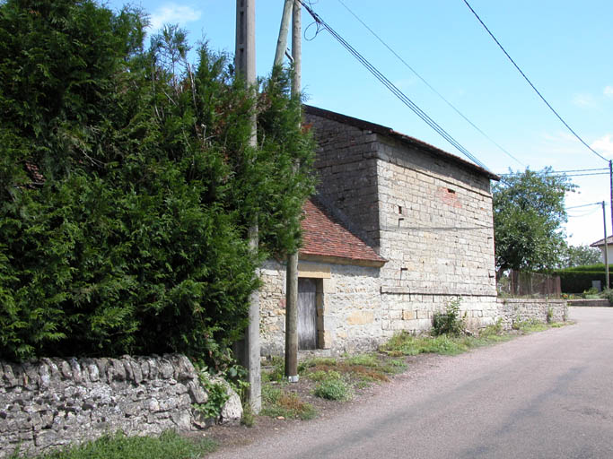 Vue du fourneau et de la moulerie à l'avant.
