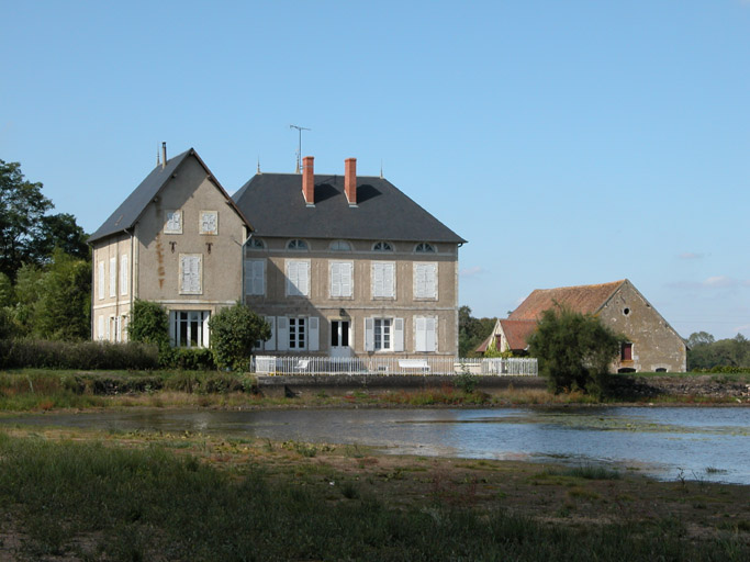 Vue générale de la maison de maître construite au 19e siècle.