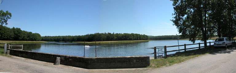 Panorama de l'étang de Chèvres.