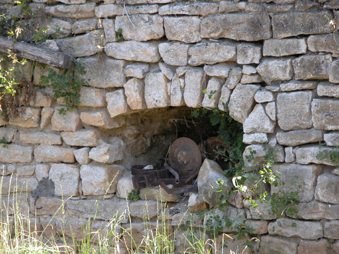 Détail d'un mur du fourneau.