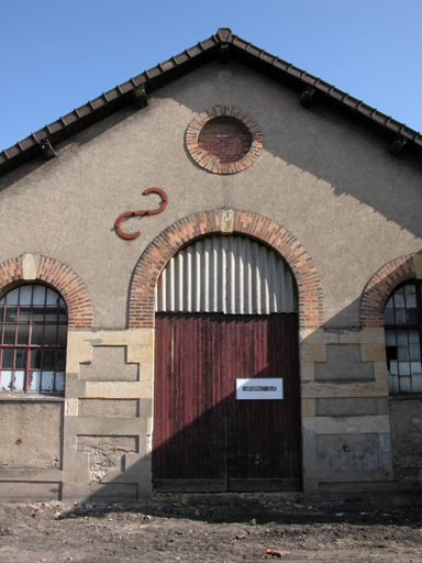Vue de la porte de l'ancienne forge.