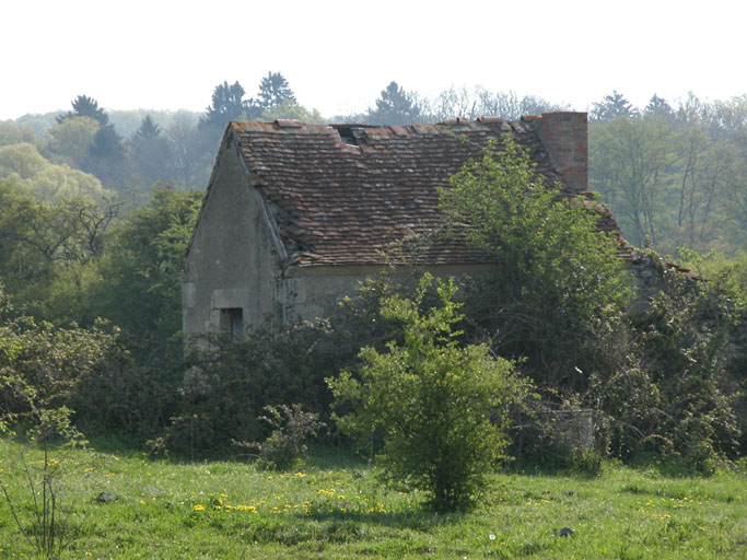 Vue du 3ème logement d'ouvriers en ruine.
