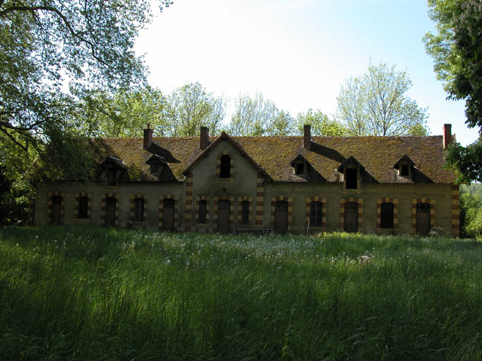 Vue des anciens logements des fermiers.