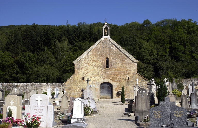 Façade antérieure de face.