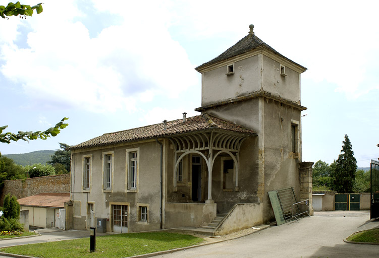 Ancienne ferme à colombier.