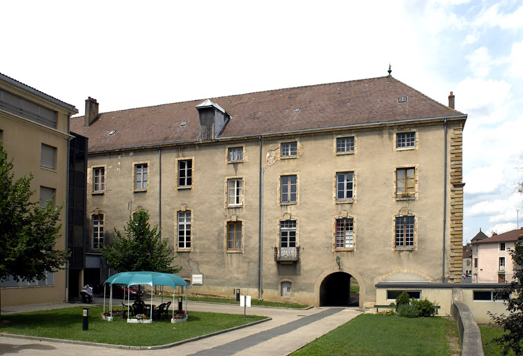 Aile gauche, façade postérieure.