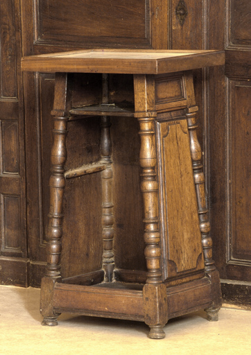 Vue d'une table de nuit.
