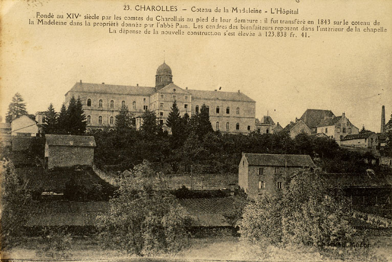Vue d'ensemble de la façade postérieure, carte postale ancienne.
