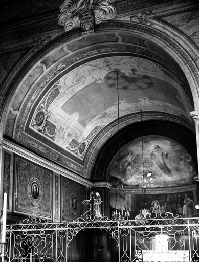 Décors muraux de la chapelle.