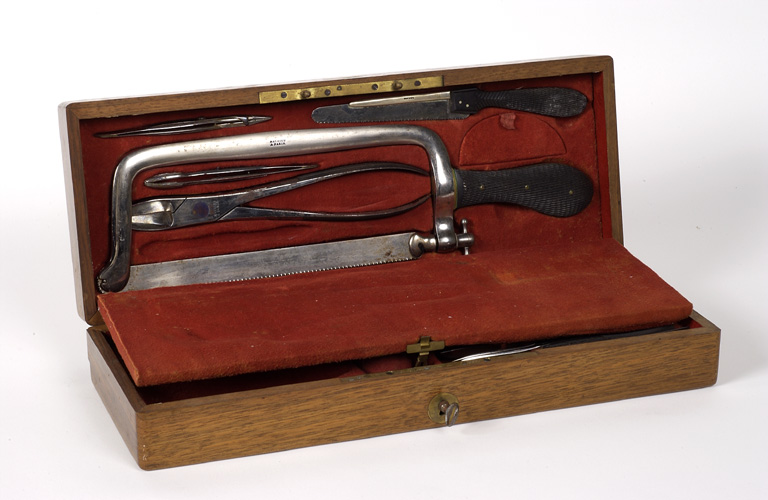 Instruments de chirurgie orthopédique.