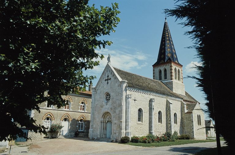 Façade et élévation droite.