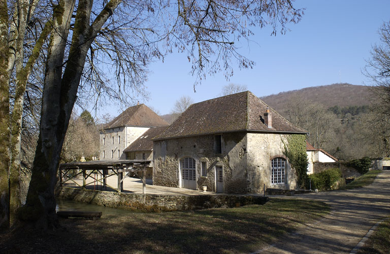 Bâtiment dit orangerie (au sud du moulin à eau) : élévations ouest et sud.