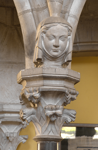 Bâtiment du réfectoire : réfectoire néo-gothique, décor sculpté.