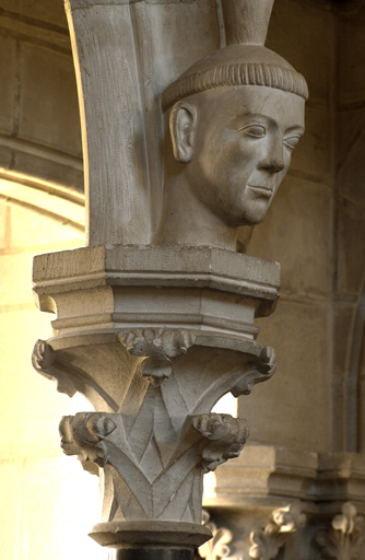 Bâtiment du réfectoire : réfectoire néo-gothique, décor sculpté.