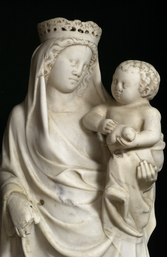 Détail du buste de la Vierge et de l'Enfant.