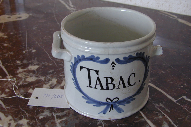 Pot à tabac