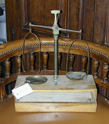 Trébuchet de laboratoire