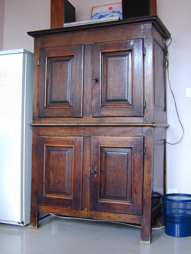 Armoire à deux corps